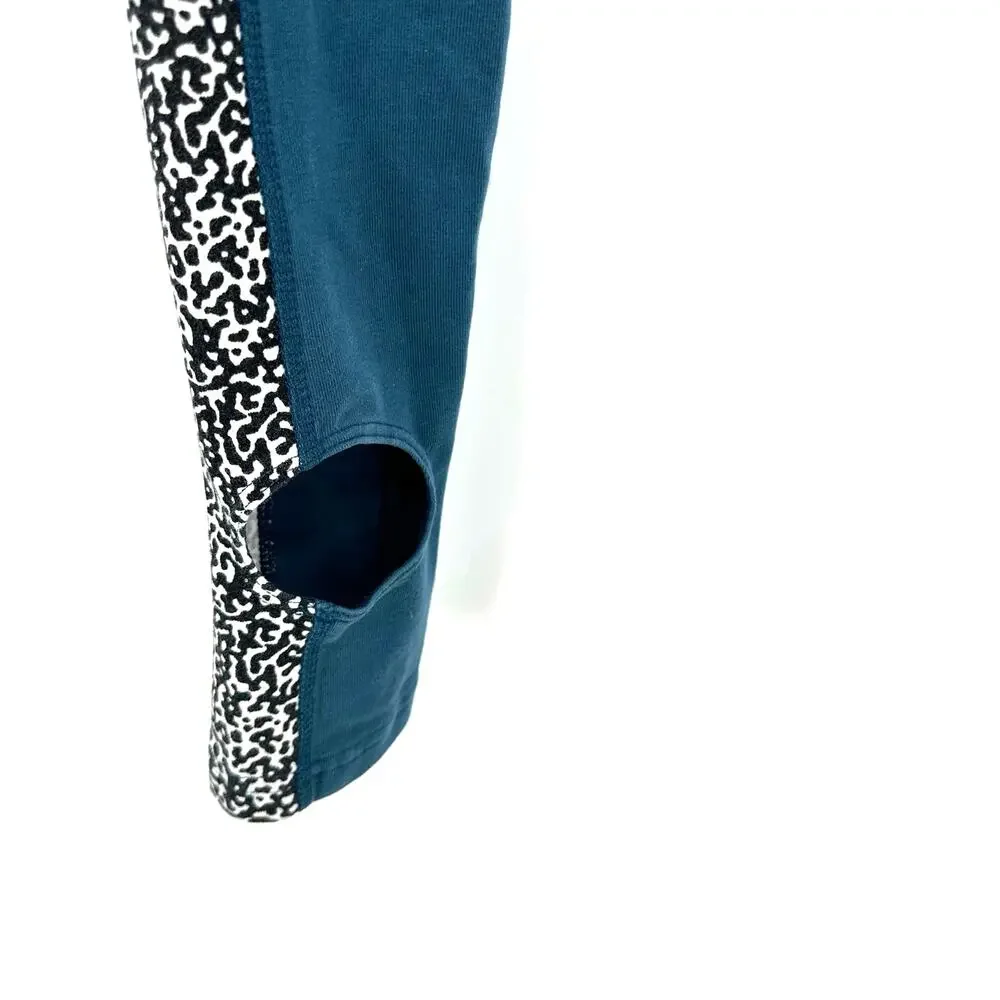 Nike size small full length‎ blue athletic leggings stirrup detail black white